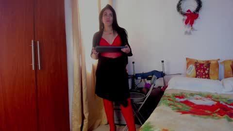 Girasol Walton online show from December 2024 03:33:02 PM