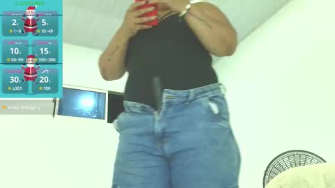 girl_luna_ online show from December 2025 01:46:02 AM