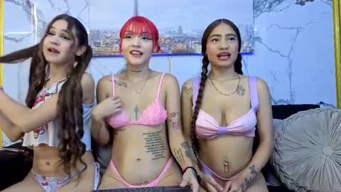 girls_the_medellin11_aws online show from September 2025 06:19:02 PM