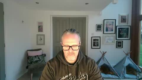 girlsandbikes online show from December 2025 03:53:01 PM