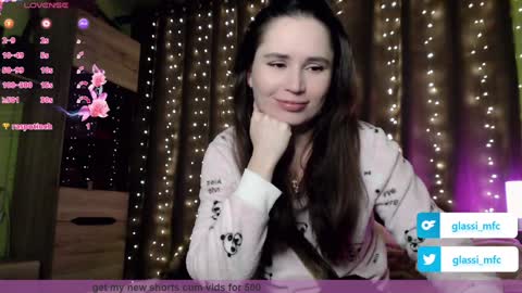 glassi online show from January 2025 08:00:02 PM