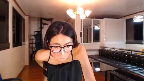 gleiahong online show from October 2025 04:51:02 PM