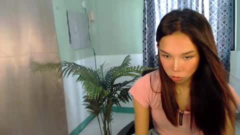 Snapshot of goddessoflostxx chatting on December 2024 06:09:01 AM JENNIFER online show from December 2024 06:09:01 AM