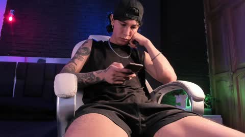 Snapshot of godly_huan chatting on December 2024 08:52:01 AM HUAN online show from December 2024 08:52:01 AM