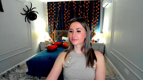 Olivia online show from October 2025 07:56:02 PM