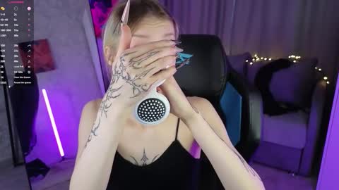 Snapshot of goth__tv chatting on October 2025 09:43:02 AM Violeta online show from October 2025 09:43:02 AM