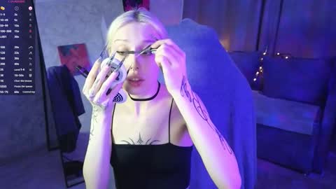 Snapshot of goth__tv chatting on December 2025 12:47:01 PM Violeta online show from December 2025 12:47:01 PM