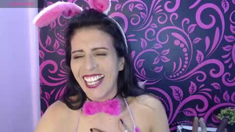 Isabella online show from January 2025 12:33:01 PM