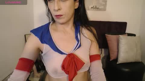 Isabella online show from September 2025 03:41:01 AM