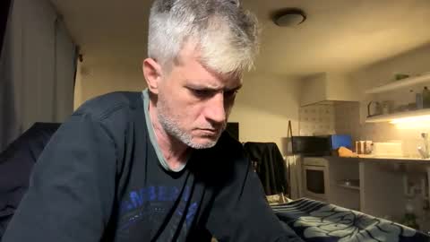 guardiannif_ online show from March 2025 03:08:02 AM