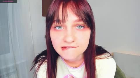 Kelly  Lilly online show from November 2025 06:23:02 PM