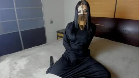 Linda online show from December 2024 02:12:01 AM