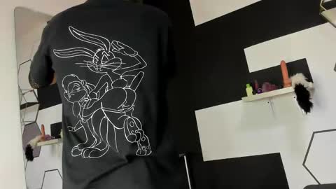 haileycat_ online show from December 2024 11:17:01 PM