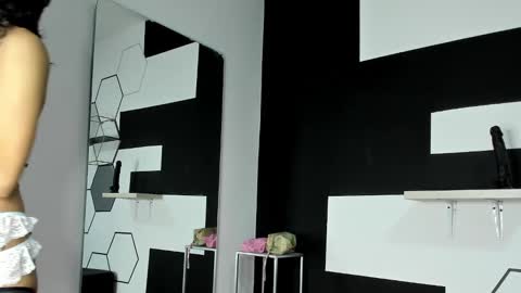 haileycat_ online show from January 2025 12:59:01 AM