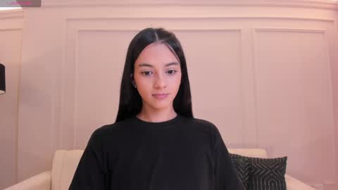 Snapshot of hannahjamesx chatting on December 2024 06:37:01 PM HANNAH J online show from December 2024 06:37:01 PM