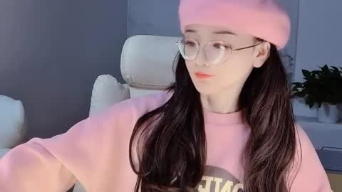 Snapshot of happysweetie168 chatting on December 2024 06:41:02 PM Daisy online show from December 2024 06:41:02 PM