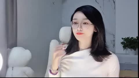 Snapshot of happysweetie168 chatting on March 2025 02:43:02 PM Daisy online show from March 2025 02:43:02 PM