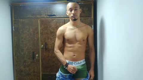 david escobarz insta..gram online show from September 2025 02:23:01 AM