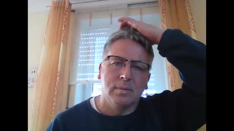 Snapshot of hartl67 chatting on October 2025 02:46:01 PM hartl67 online show from October 2025 02:46:01 PM