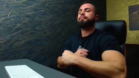 Snapshot of hayeswood chatting on November 2025 06:01:01 AM HayesWood online show from November 2025 06:01:01 AM