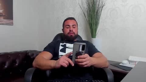 Snapshot of hayeswood chatting on November 2025 05:50:01 AM HayesWood online show from November 2025 05:50:01 AM