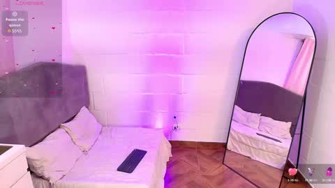 HAZEL LYNN ROSS online show from September 2025 06:29:02 PM
