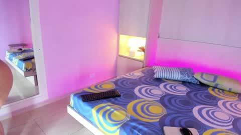 Snapshot of hazelstonne chatting on November 2025 12:16:02 PM HAZEL online show from November 2025 12:16:02 PM