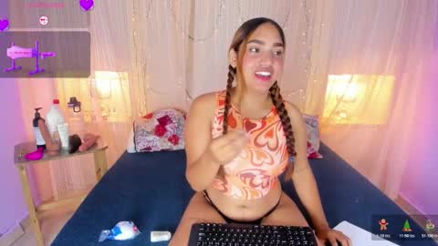 Snapshot of hazelstonne chatting on December 2025 02:01:02 PM HAZEL online show from December 2025 02:01:02 PM