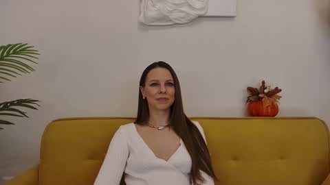 Snapshot of helenbenit chatting on October 2025 06:31:01 PM Helen online show from October 2025 06:31:01 PM