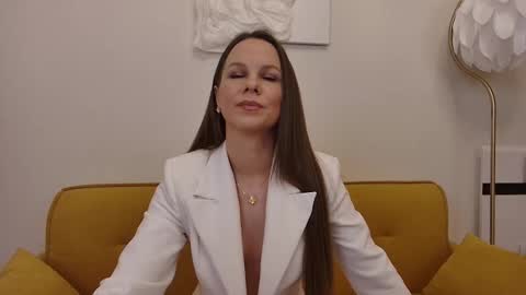 Snapshot of helenbenit chatting on November 2025 07:36:02 PM Helen online show from November 2025 07:36:02 PM