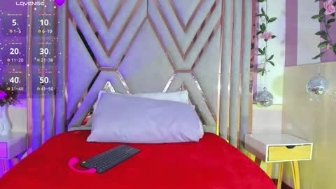 Snapshot of helenn_diaz chatting on November 2025 01:44:02 PM helenn online show from November 2025 01:44:02 PM