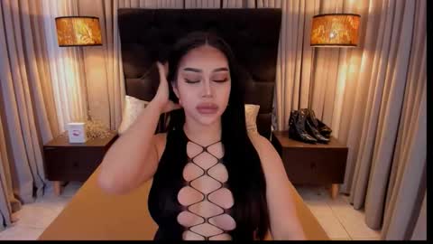 Snapshot of hennessygoddess69 chatting on October 2025 10:26:01 AM HENNESSY online show from October 2025 10:26:01 AM