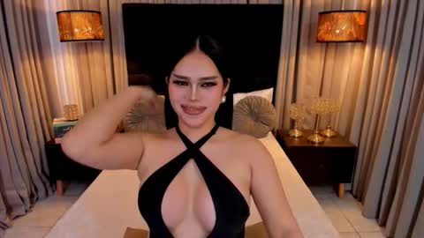 Snapshot of hennessygoddess69 chatting on November 2025 03:56:02 PM HENNESSY online show from November 2025 03:56:02 PM