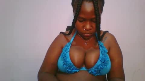 honey_beb online show from November 2025 04:55:02 AM