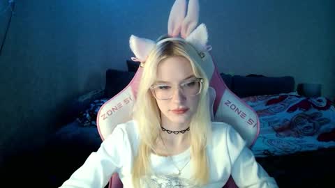 Snapshot of honey_bold chatting on December 2025 09:48:01 AM honey_bold online show from December 2025 09:48:01 AM