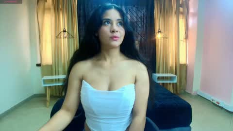 Honey Love online show from September 2025 02:08:01 PM