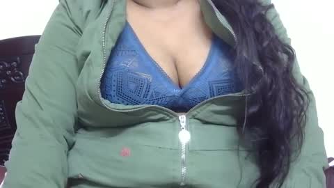 Snapshot of horneydesibabe chatting on December 2024 05:03:01 PM horneydesibabe online show from December 2024 05:03:01 PM