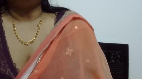 Snapshot of horneydesibabe chatting on December 2024 03:26:01 PM horneydesibabe online show from December 2024 03:26:01 PM