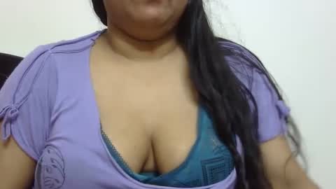 Snapshot of horneydesibabe chatting on December 2024 12:54:01 AM horneydesibabe online show from December 2024 12:54:01 AM