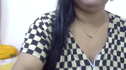 Snapshot of horneydesibabe chatting on January 2025 08:33:01 AM horneydesibabe online show from January 2025 08:33:01 AM
