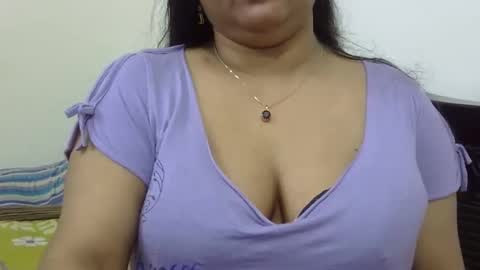 Snapshot of horneydesibabe chatting on January 2025 07:44:02 PM horneydesibabe online show from January 2025 07:44:02 PM