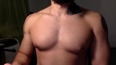 Snapshot of hornybbcxx chatting on December 2024 06:40:01 AM hornybbcxx online show from December 2024 06:40:01 AM