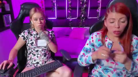 hornyy mom online show from January 2025 04:02:02 PM