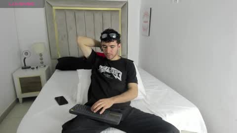Maiky online show from September 2025 12:18:01 PM