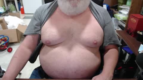 Snapshot of hotgrandpa594u chatting on October 2025 06:01:01 PM hotgrandpa594u online show from October 2025 06:01:01 PM