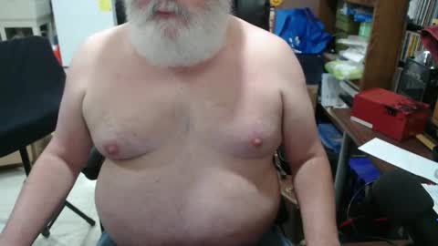 Snapshot of hotgrandpa594u chatting on December 2025 06:24:02 PM hotgrandpa594u online show from December 2025 06:24:02 PM