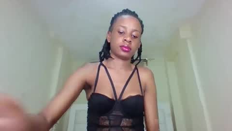 hottiequeen01 online show from September 2025 03:41:02 AM