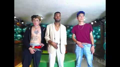 HOWENTS online show from February 2025 02:37:01 AM