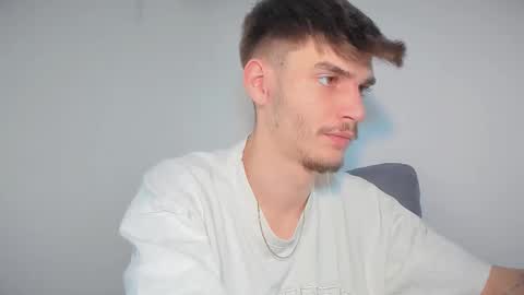 Snapshot of illusions888 chatting on November 2025 10:10:02 AM D-Illusion online show from November 2025 10:10:02 AM