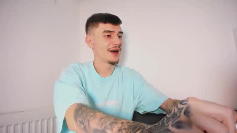 Snapshot of illusions888 chatting on November 2025 09:42:02 AM D-Illusion online show from November 2025 09:42:02 AM